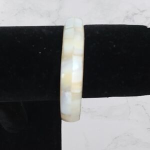 Bracelet gold and shell